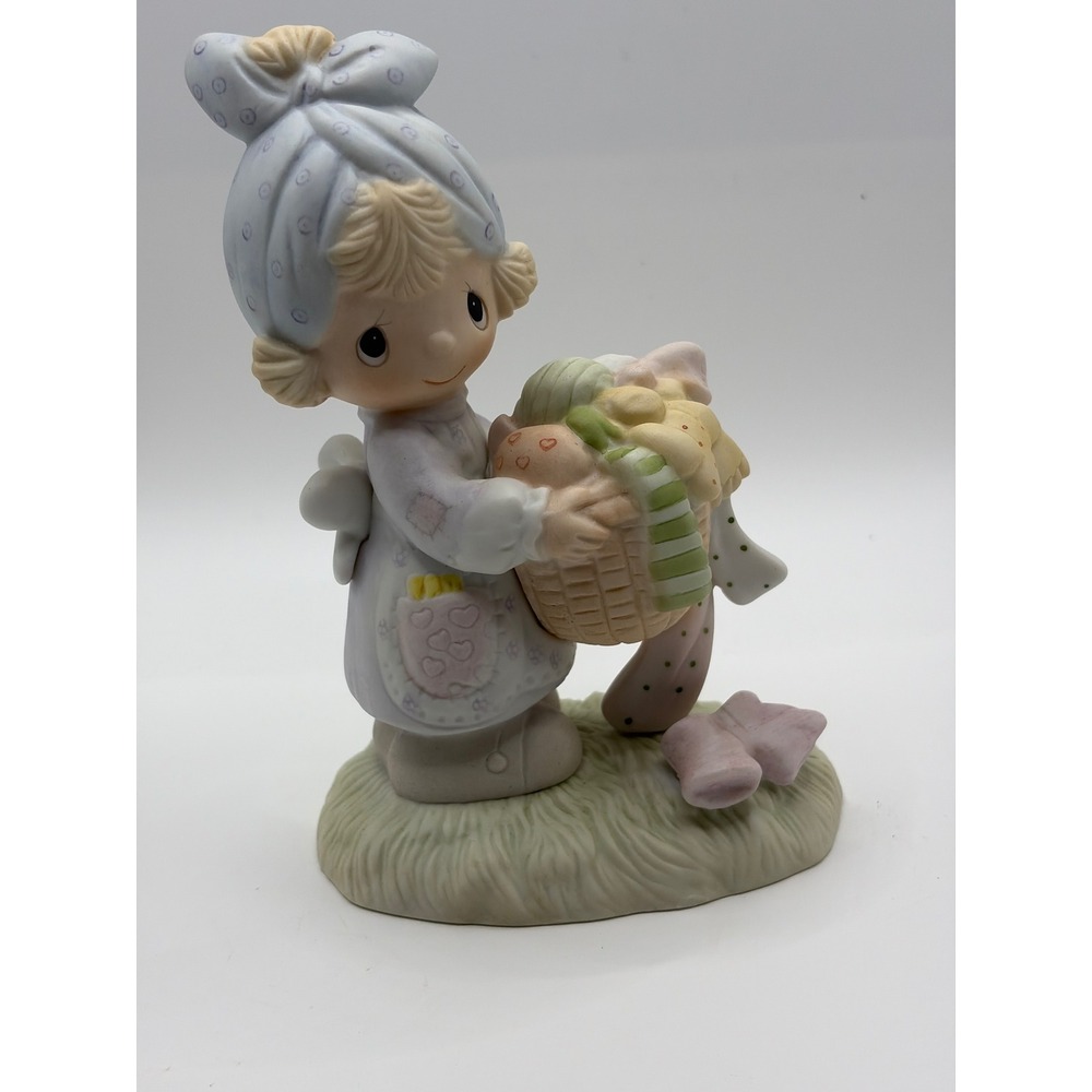 Precious Moments 1979 Be Not Weary In Well Doing Girl Laundry Basket Figurine